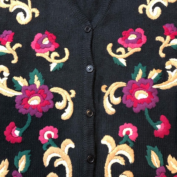 Vintage 80’s The Bay Embroidered Floral Cardigan - Picture 12 of 17
